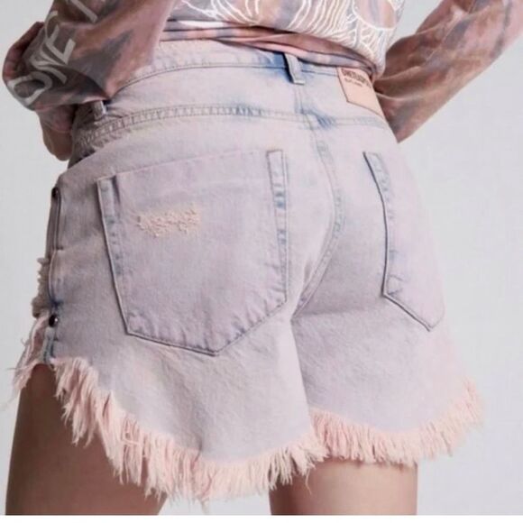 NWT Free People X One Teaspoon Frankie's
Denim Shorts Size 25 Pink Haze - Picture 1 of 11